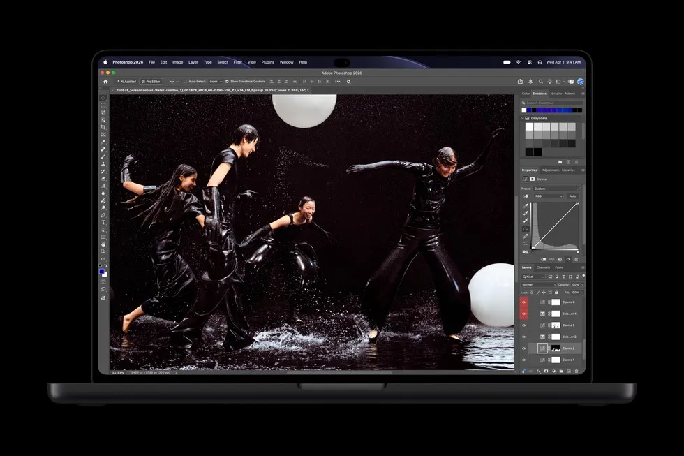 Apple unveils groundbreaking MacBook — Apple