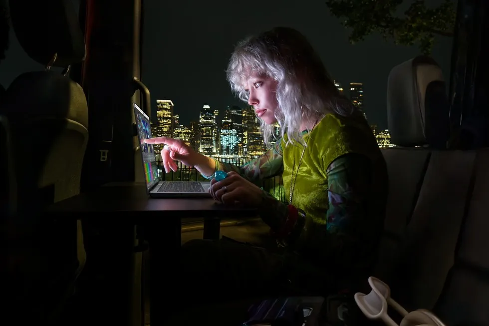 Apple unveils groundbreaking MacBook — Apple